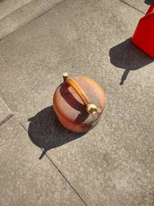 lot 1052 image: 5 gallon gas can and contents