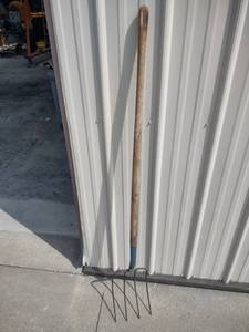 lot 1070 image: pitchfork
