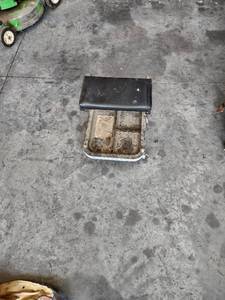 lot 1074 image: garage roller seat