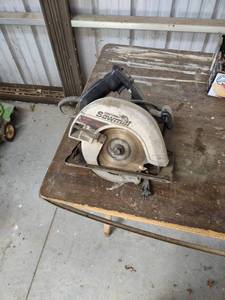 lot 1084 image: Craftsman 2 14 horsepower sawmill plugged in comes on
