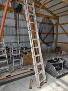 lot 1097 image: Werner 20 ft extension step ladder aluminum
