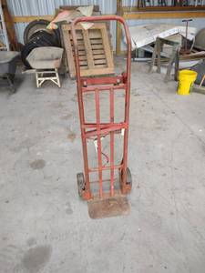lot 1108 image: heavy duty Dolly has a strap with it