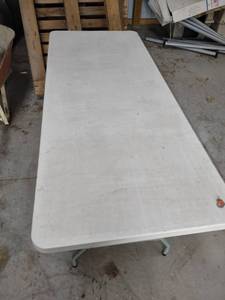 lot 1109 image: 6 ft plastic table