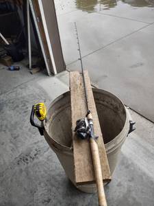 lot 1122 image: bite alert 33 rod and reel