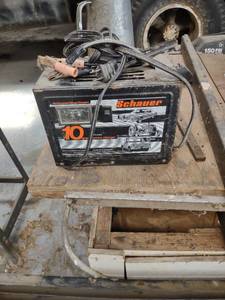 lot 1149 image: Can-Am battery charger