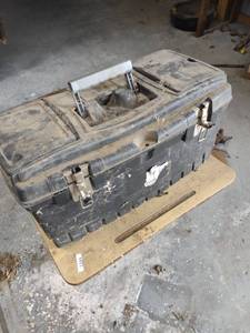 lot 1152 image: toolbox and contents which is tools