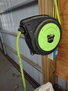 lot 1157 image: flexila 30 ft air hose will need to bring tools to disconnect