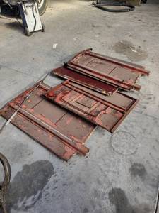 lot 1172 image: grain bed tailgate