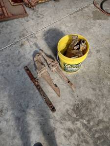 lot 1173 image: farm equipment teeth and bar