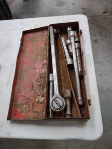 lot 1329 image: 34 in ratchet and extensions