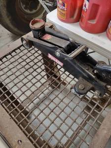 lot 1344 image: pro left 2 ton floor jack