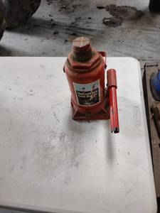 lot 1349 image: 20 ton floor jack