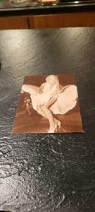 lot 2029 image: 4 12  6 12 Marilyn Monroe postcard.