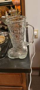 lot 2064 image: Boot glass