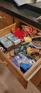 lot 2072 image: Content of drawer.