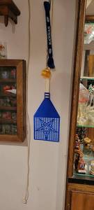 lot 2089 image: Big fly sweater, Kansas back scratcher. E