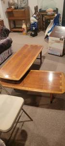 lot 2198 image: End table bottom sides in under top Top tables 20  51.