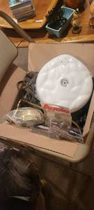 lot 2201 image: Miscellaneous box