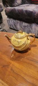 lot 2209 image: Hall tea pot