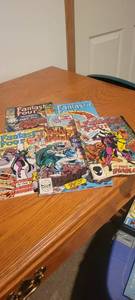 lot 2252 image: 5 fantastic 4 comic books.
