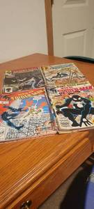 lot 2254 image: 18 Spider-Man comic books.
