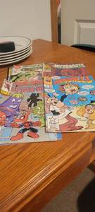 lot 2285 image: Eight mixed comic books