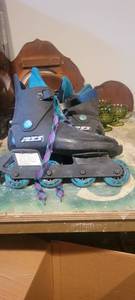 lot 2302 image: RTS roller blades size 5-9.