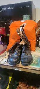 lot 2308 image: Size ten boots and life jacket