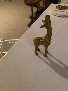 lot 3058 image: 5 12 inch brass giraffe