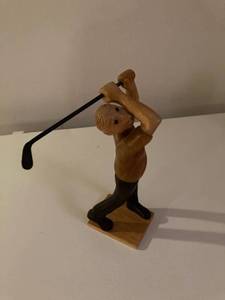 lot 3060 image: 11 inch wooden golf man