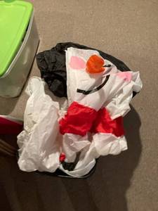 lot 3071 image: giant snowman untested