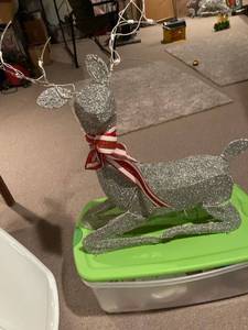lot 3074 image: 35 inch by 32 inch reindeer untested