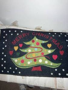 lot 3085 image: 28 x 17 Christmas rug