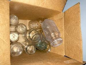 lot 3086 image: quart and pint canning jars