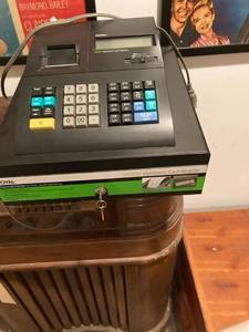 lot 3089 image: Royal electronic cash register untested doesn��t open with key