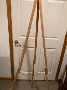 lot 3090 image: 63 inch Wood easel