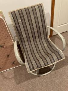 lot 3094 image: 24 wide x 26 tall metal chair