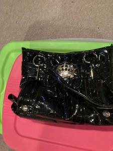 lot 3111 image: Kathy Van Zeeland purse