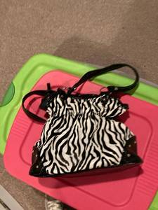 lot 3112 image: zebra print purse