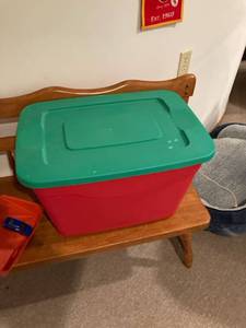 lot 3120 image: Red tote green lid with car track in it