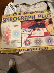 lot 3121 image: spirograph plus drawing spears