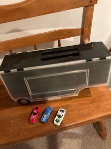 lot 3124 image: Tractor trailer hot wheel carrier