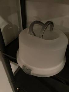 lot 3139 image: large cupcake or cake carrier
