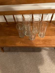 lot 3146 image: 5) 3 12 x 9 inch & 2) 3 12 x 7 12 glass vases