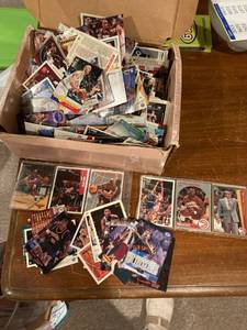 lot 3150 image: Box of basketball cards no other information