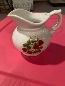 lot 3167 image: 5 14 x 6 inch pitcher with strawberries