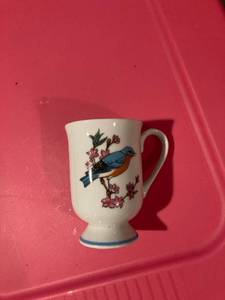 lot 3172 image: 4 12 inch ceramic cup with bird
