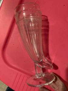 lot 3173 image: 8 ice cream glass