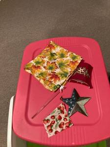 lot 3185 image: stir stick, Star, napkin, nightlight cover