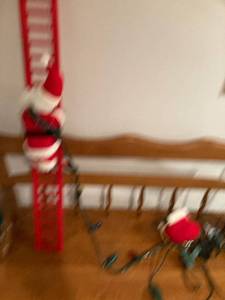 lot 3193 image: 41 12 inch ladder with Santa going up and down untested